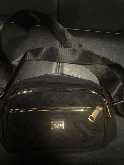  — Shoulder bag