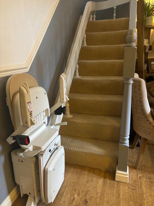  — Curved stairlift