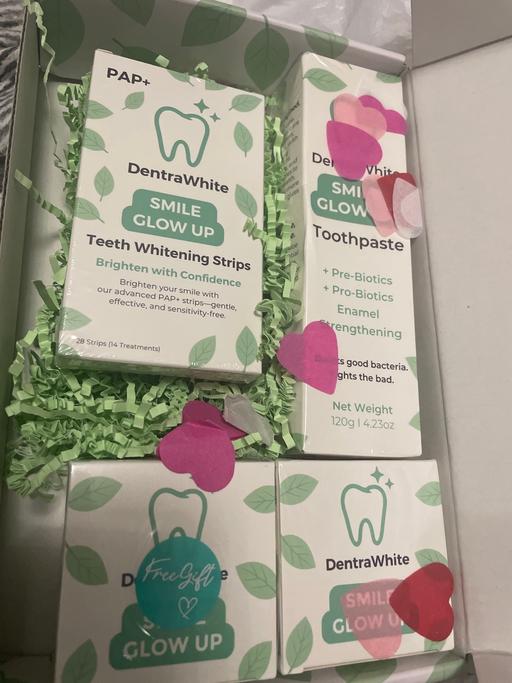  — Dentra white smile glow up kit