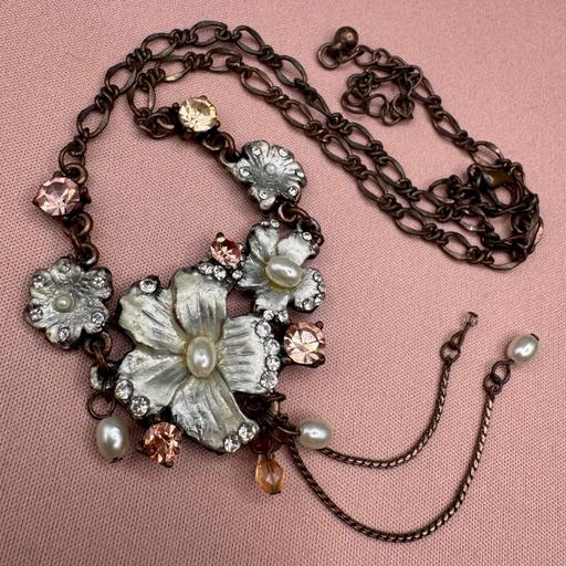  — Pretty Enamel Floral Pearl Necklace