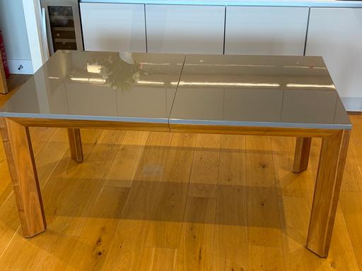  — Dwell 160cm to 200cm extendable dining table