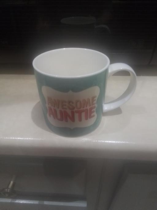  — BRAND NEW AWESOME AUNTIE MUG