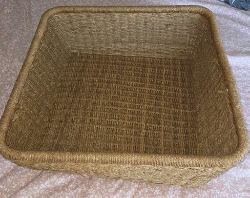  — WOVEN BASKET