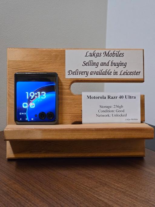  — Motorola Razr 40 Ultra
