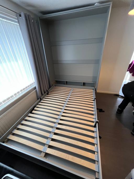  — Cupboard double bed