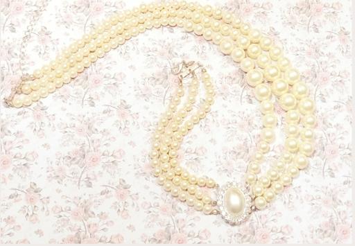  — Preloved Triple Strand Vintage Pearl Choker N