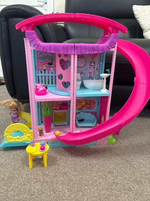  — Barbie doll house