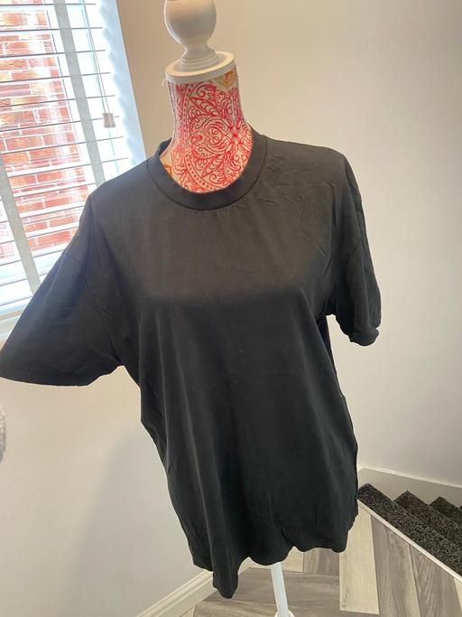  — (10/12) ASOS T-SHIRT £1