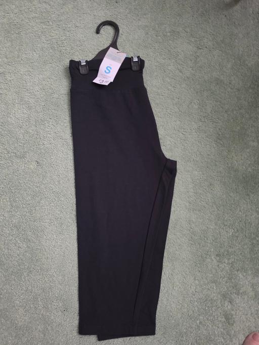  — brand new crop leggings s