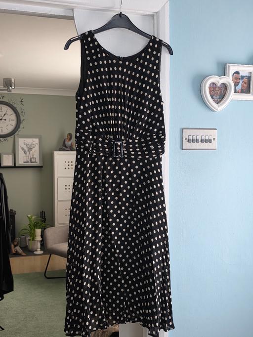  — wallis size 14 dress