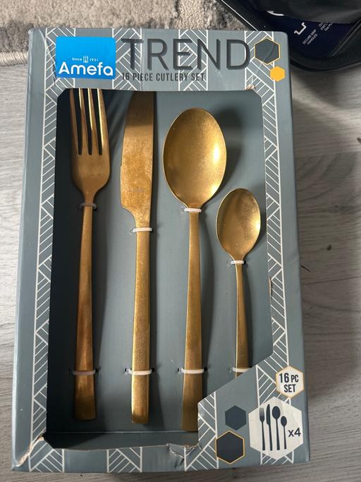  — 16pc cutlery set