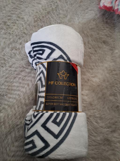  — large thick throw