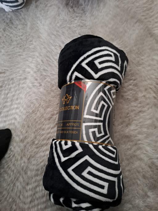 — large soft throw
