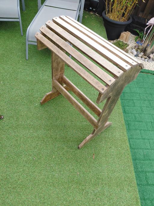  — wooden slatted saddle stand
