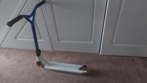  — Child's Drift scooter