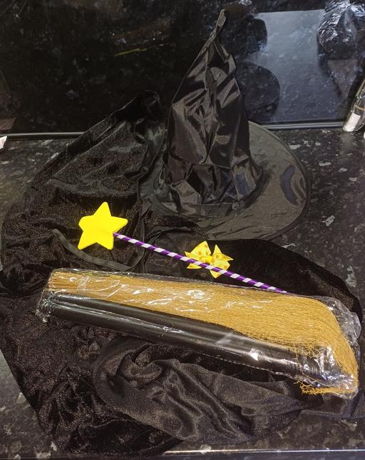  — kids witches accessories set. new