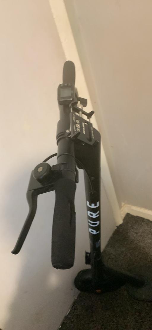  — Pure eltreictic scooter with charger