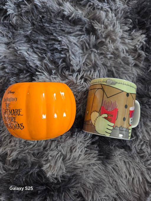  — halloween mugs