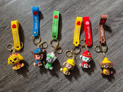  — new 6 x Paw Patrol Keychains