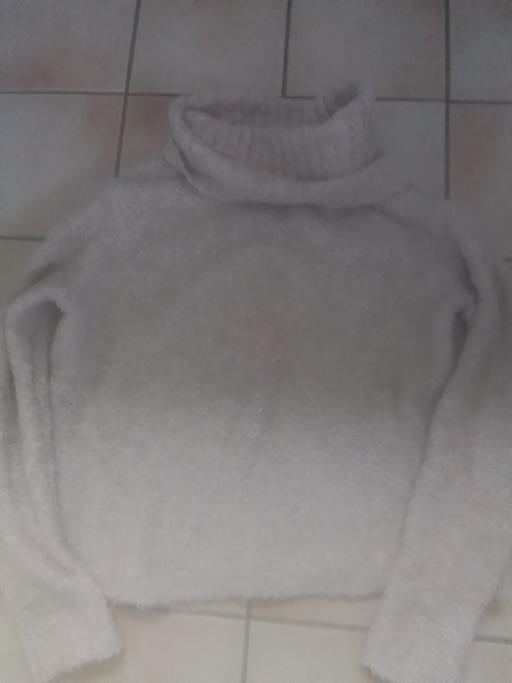  — LADIES BRAND NEW  NO TAG BOUCLE JUMPER