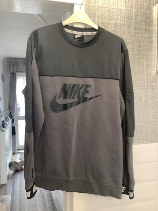  — Men’s sweatshirt M