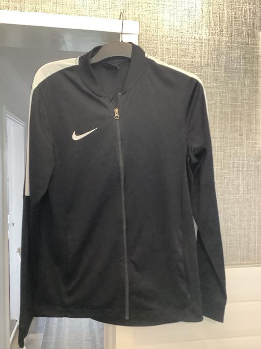  — Nike tracksuit top M