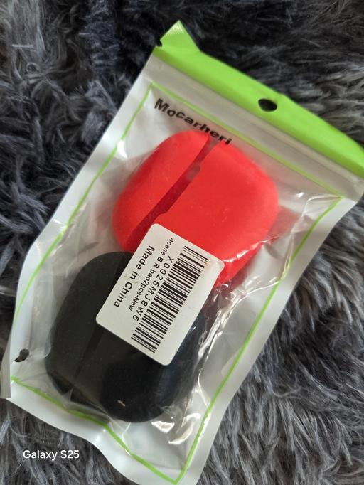  — earbud cases