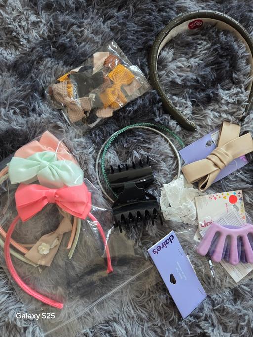  — hair accessories