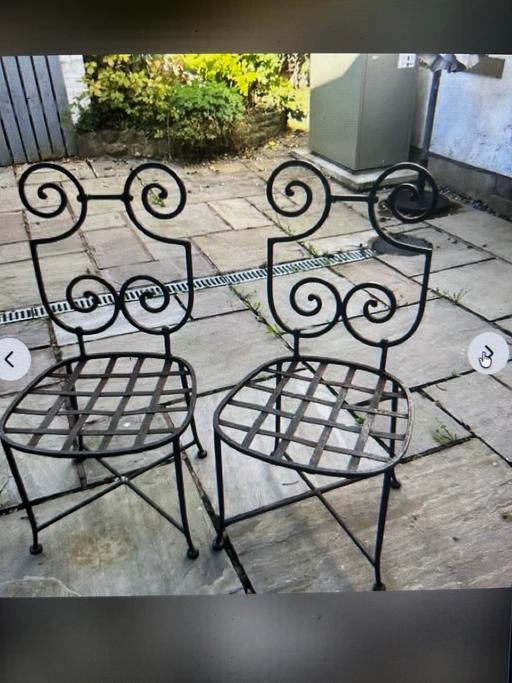  — Decorative metal garden chairs