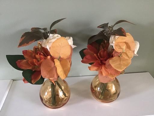  — Vases