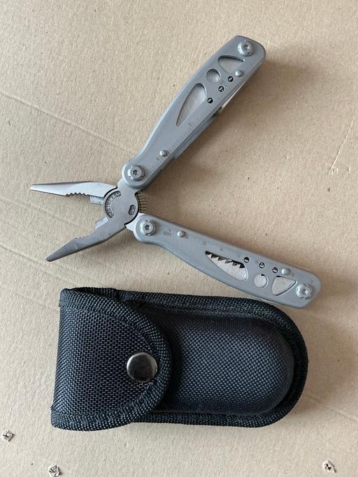  — Multi tool Stainless steel 9 in 1 tool