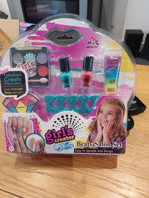  — beauty set