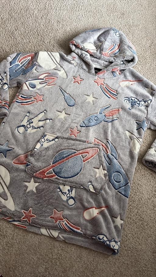  — Space snoodie (one size)