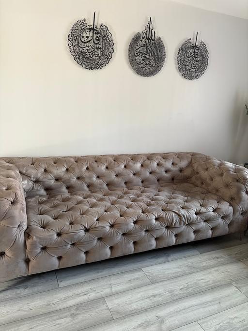  — 2 sofas