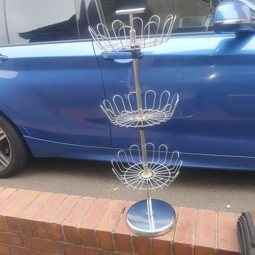  — 3ft x 1ft , Chrome Storage Stand , VGC