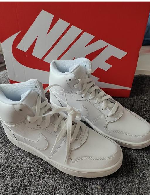  — Nike Ebernon Mid Size 5.5
