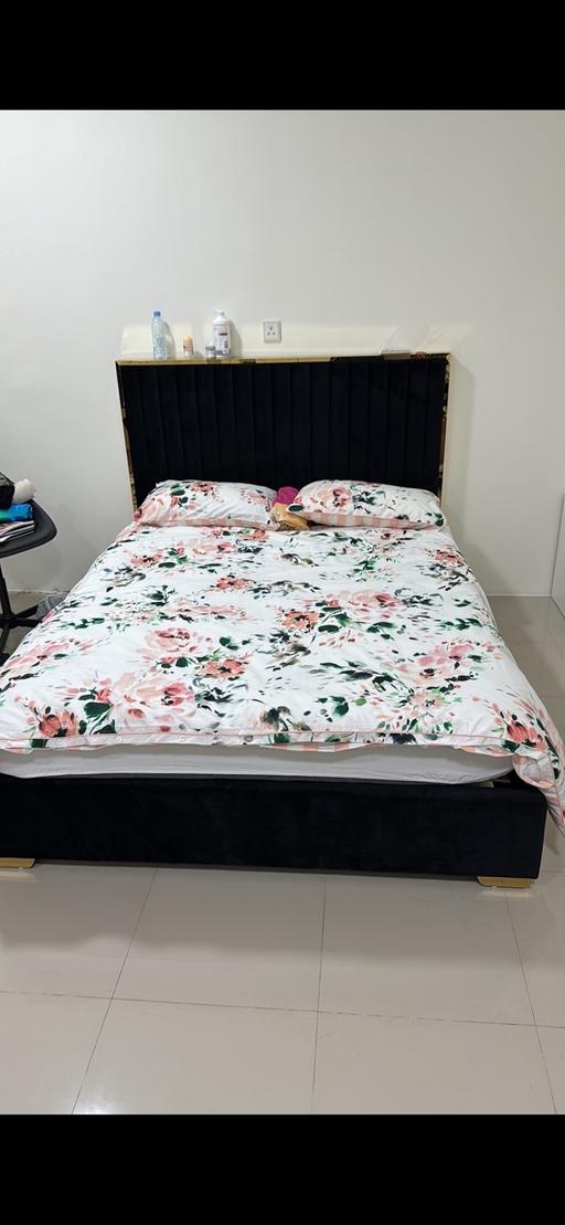  — King size bed frame