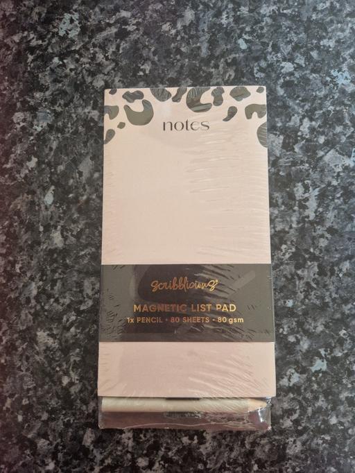  — brand new magnetic notepad