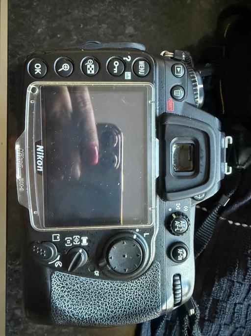  — Nikon camera sets