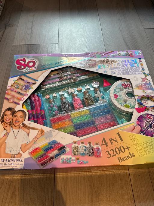  — Kids jewellery making set