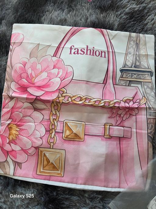  — cushion cover
