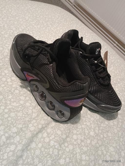  — Nike Air Max DN's Size 3