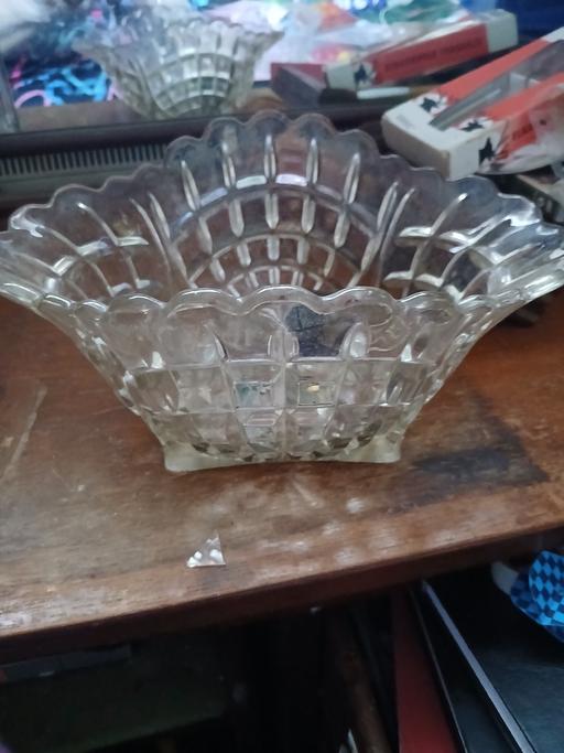  — retro glass bascket