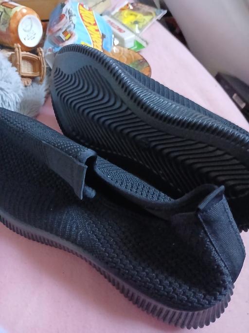  — brand new  casual pumps