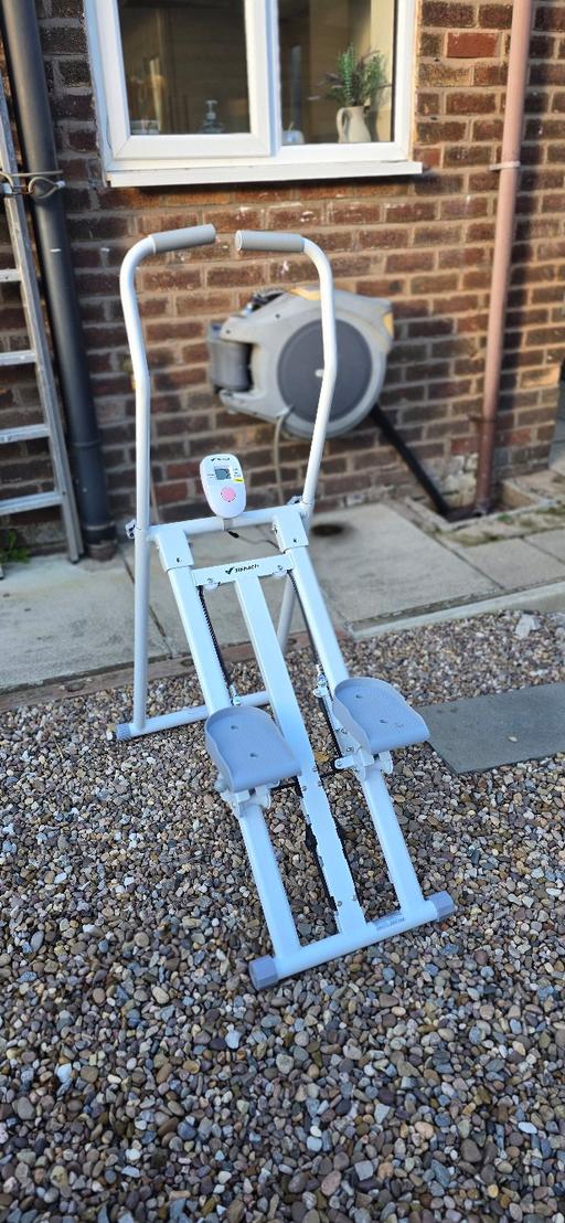  — foldable vertical stair climber