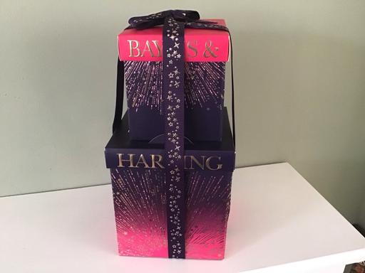  — Gift set