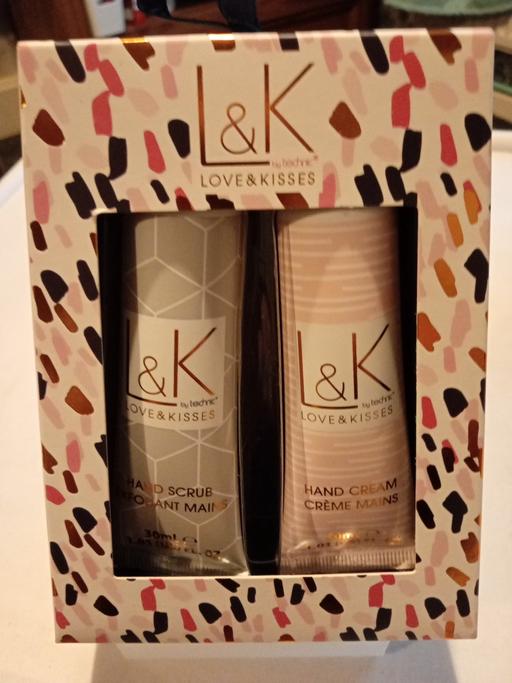  — brand new ladies 2 piece GIFT SET