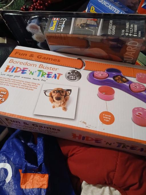  — hide and treat dog dish new