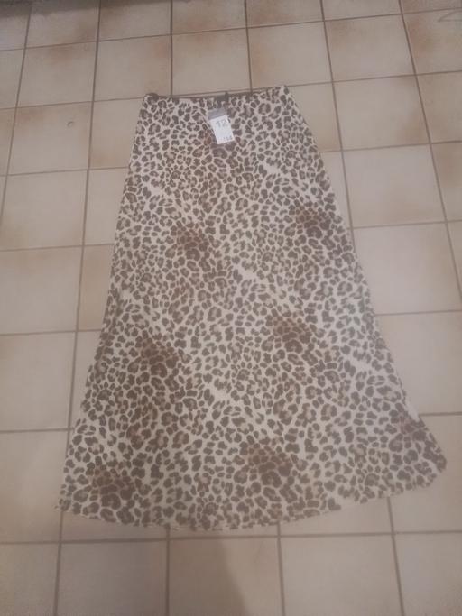  — BRAND NEW WITH TAG LADIES SKIRT