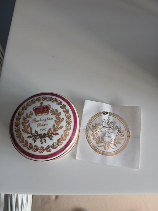  — Buckingham Palace trinket box